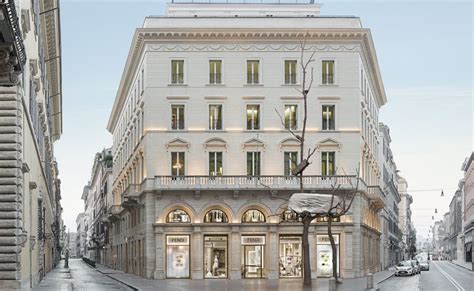 fendi e giuseppe penone|Fendi Gifts Rome With A New Landmark By Sculptor Giuseppe .